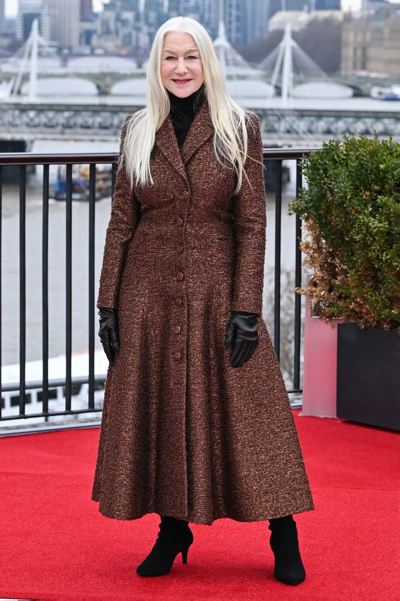 helen mirren pelo largo