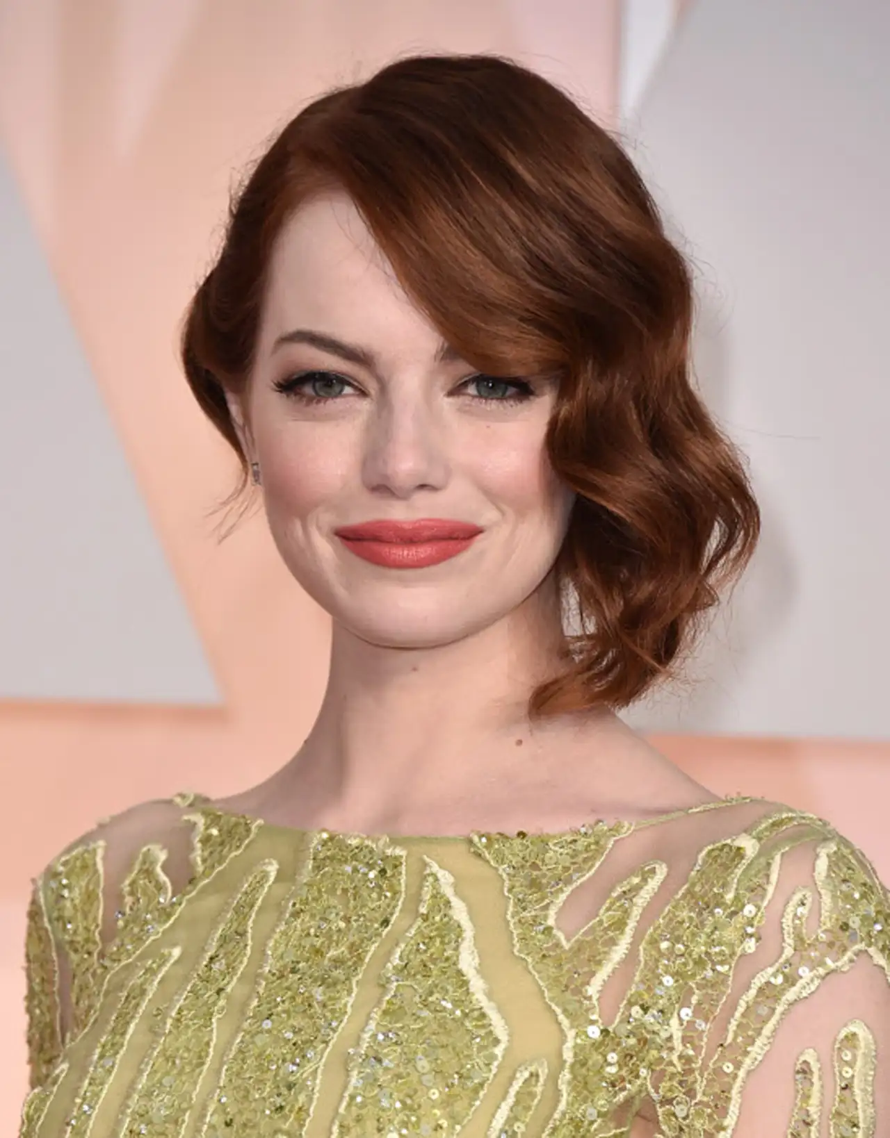 El color caoba del pelo de Emma Stone