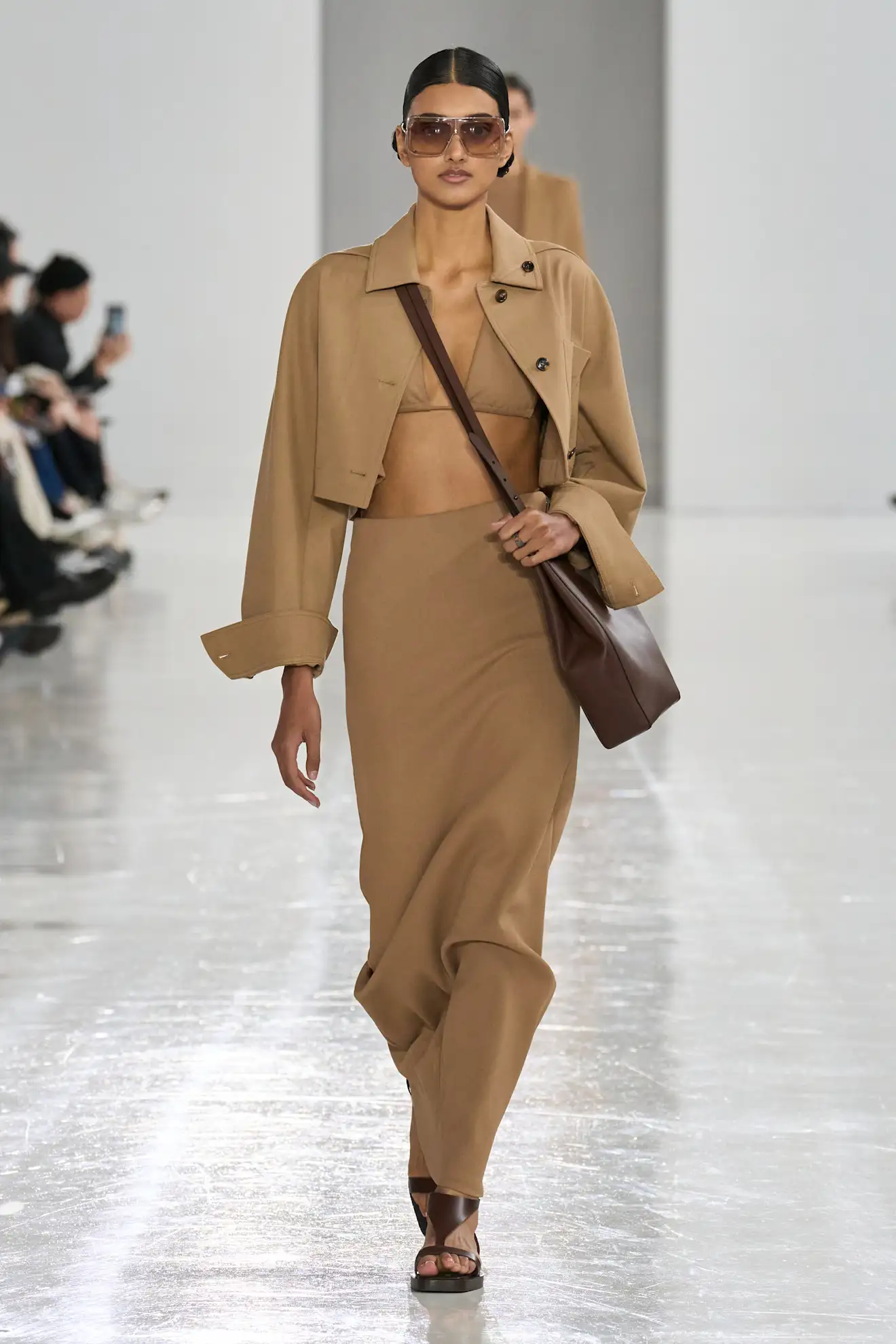 Max Mara primavera-verano 2025. Falda columna