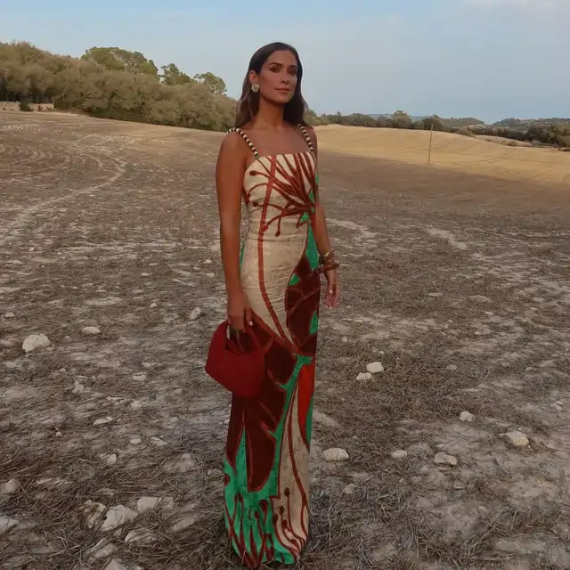 20 vestidos de invitada de Zara para primavera/verano que no se saltan el protocolo