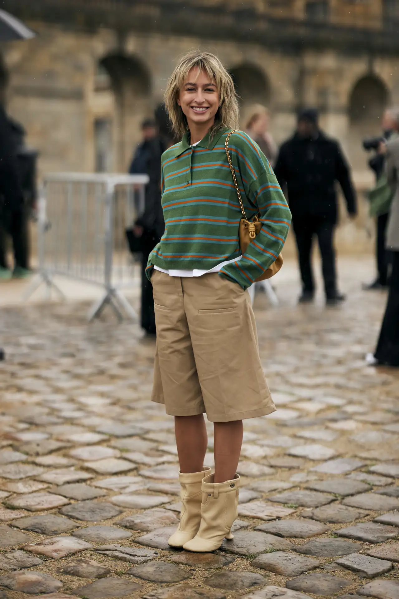 El streetstyle de París sabe que se llevan los polos