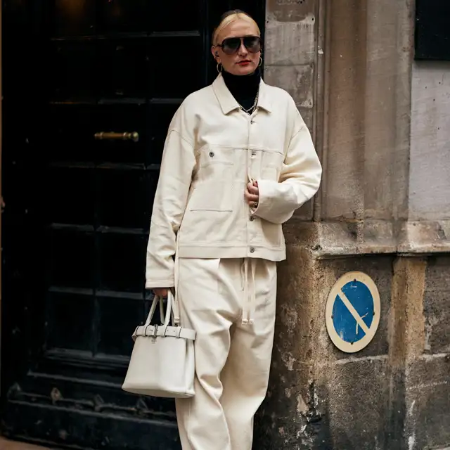 Adiós, pantalones blancos: 10 modelos crema más elegantes, bonitos y favorecedores a los 50+