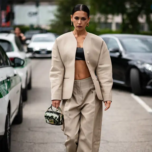 Lleva menos de una semana en Zara y este pantalón ya es el más vendido: elegante, cómodo y perfecto para primavera