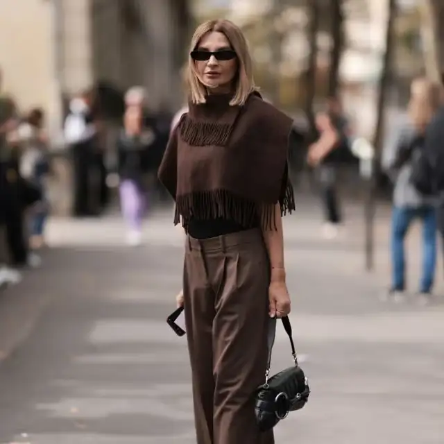 Lleva una semana en Zara y ya está a punto de agotarse: el pantalón estilo lujo silencioso más cómodo y elegante de la temporada