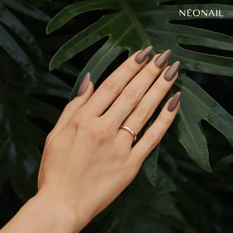 Manicura marrón  Cozy Thing