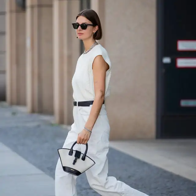 Mi madre roza los 60 y se ha adelantado al verano con estas sandalias en tendencia de Zara: respiran lujo silencioso y por 35 euros