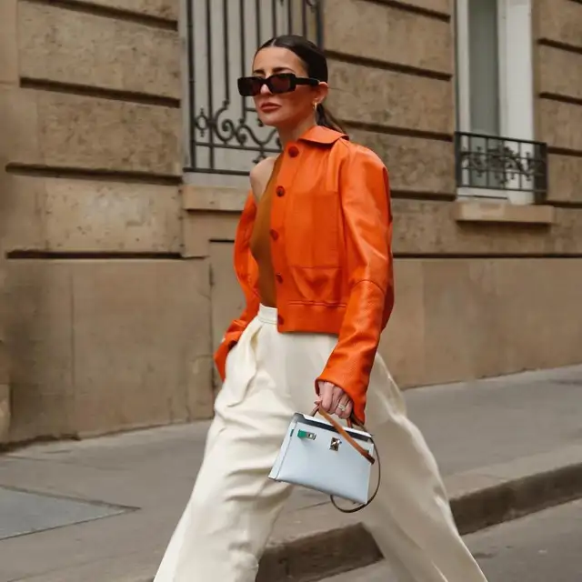 9 claves para llevar pantalones blancos con botas de forma elegante en invierno 2025 (VÍDEO)