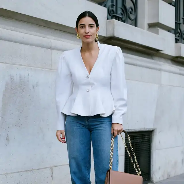 Tops de peplum sí. Pero así: 10 opciones de Zara que afinan cintura y favorecen la silueta de forma elegante