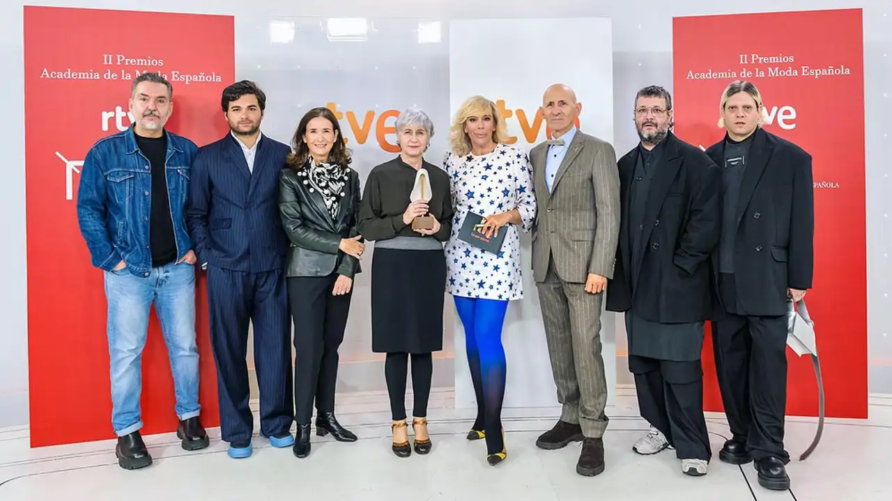 Los Premios Academia de la Moda Española celebrarán el 17 de julio su segunda edición   La gran fiesta de la moda española  está organizada por la Fundación Academia de la Moda Española y @rtve   El plazo para pr