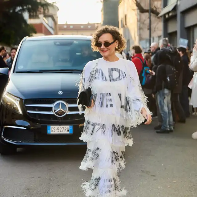 10 vestidos de Mango que llevaría a los 60+ años porque disimulan brazos, realzan la figura y son muy elegantes