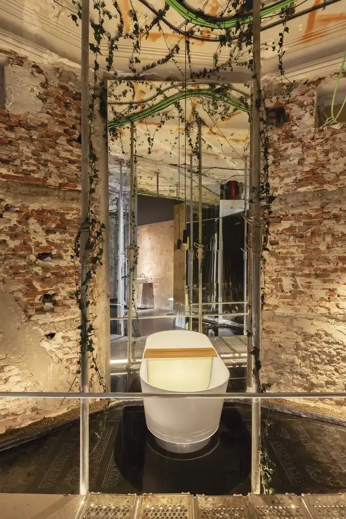 Baño de Roca por Andreu Carulla