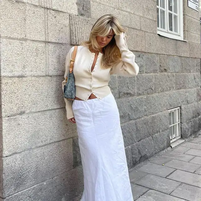 10 faldas blancas de Zara: el nuevo básico de las más elegantes para la primavera 2025