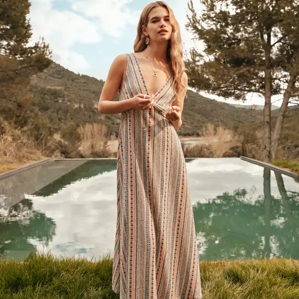 Vestido estampado de cenefas - La Vecina Rubia