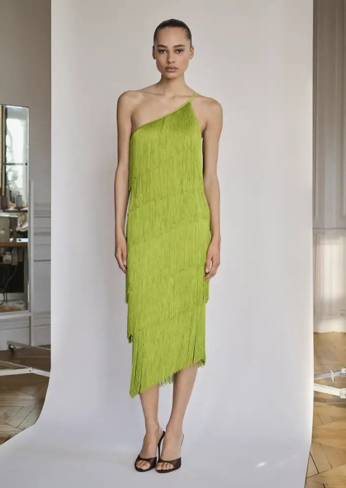 Vestido midi asimétrico flecos