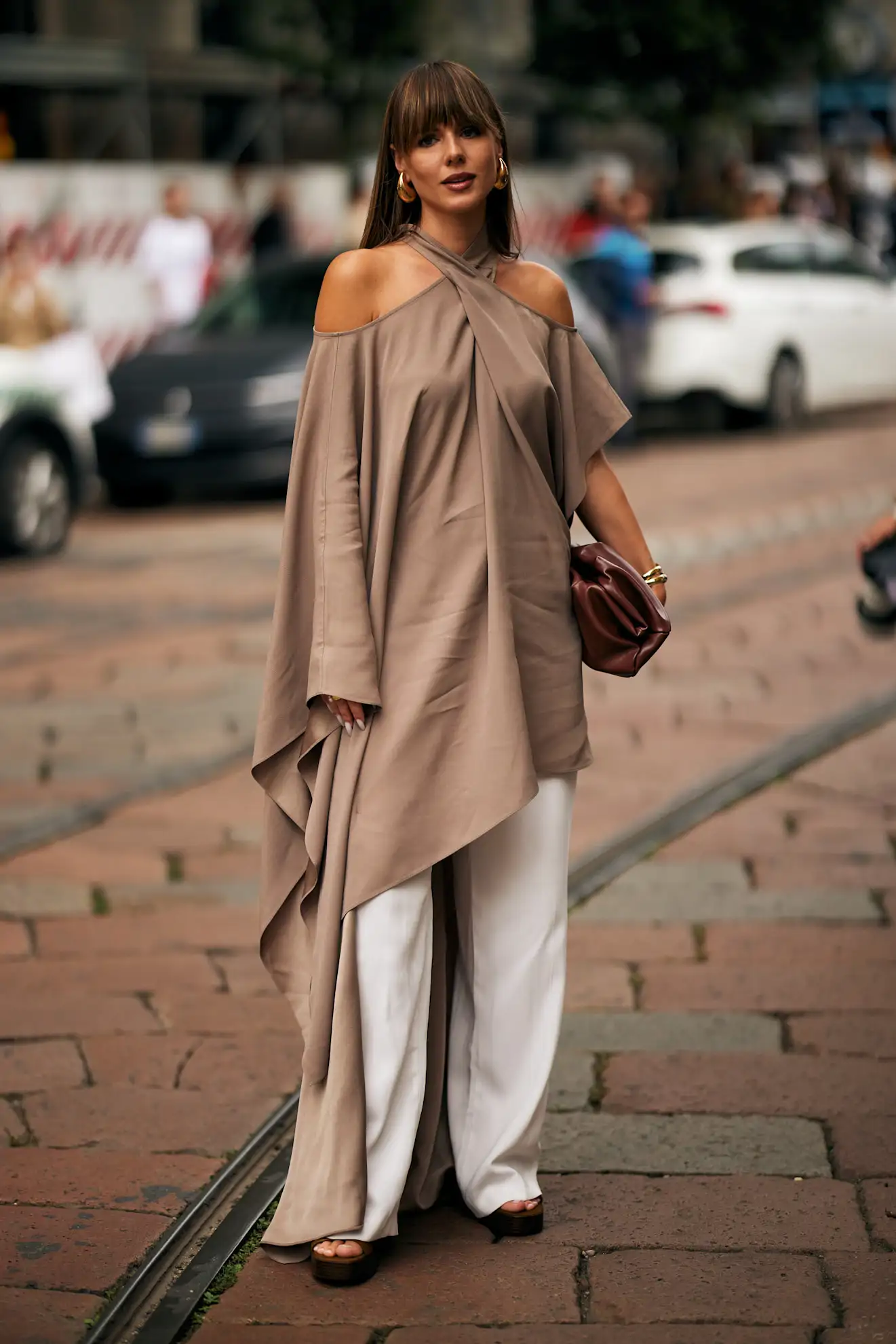 'Look' con pantalones beige