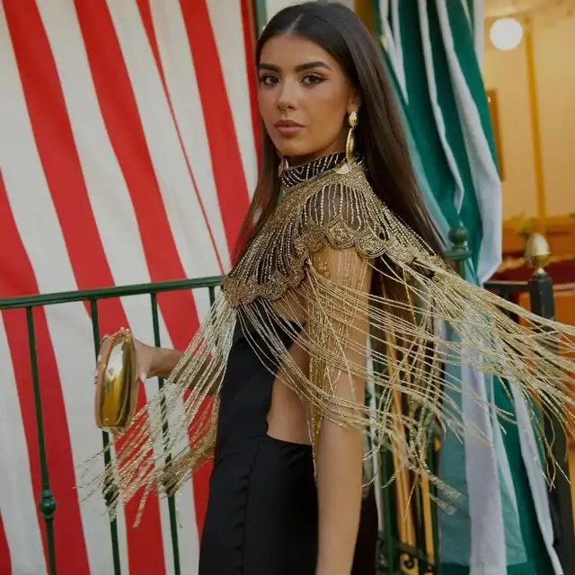 Ni con flores, ni con lunares: 5 vestidos extra elegantes de Sfera para la Feria de Abril que disimulan barriguita y son ideales para llevar con alpargatas