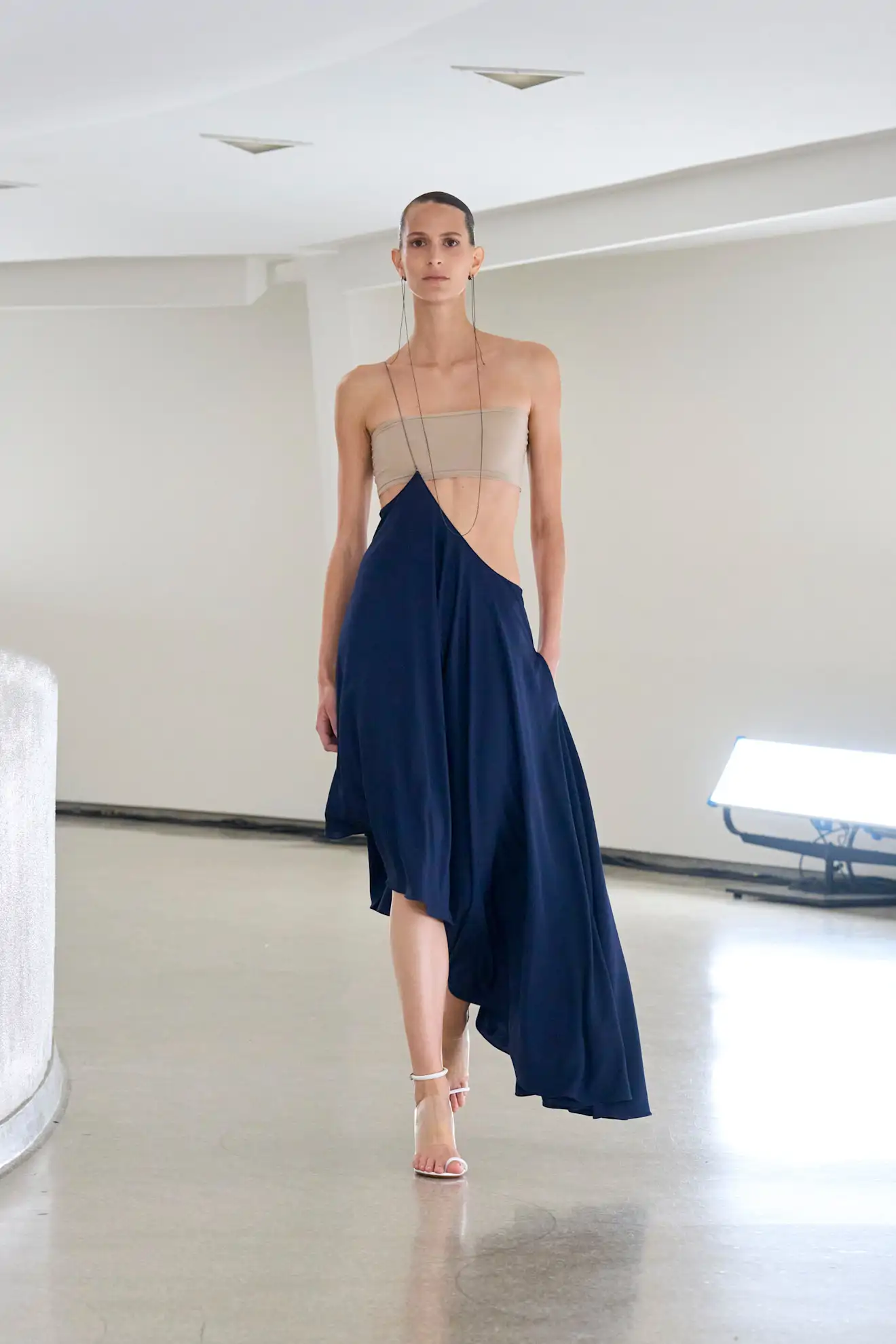 vestido palabra de honor alaia