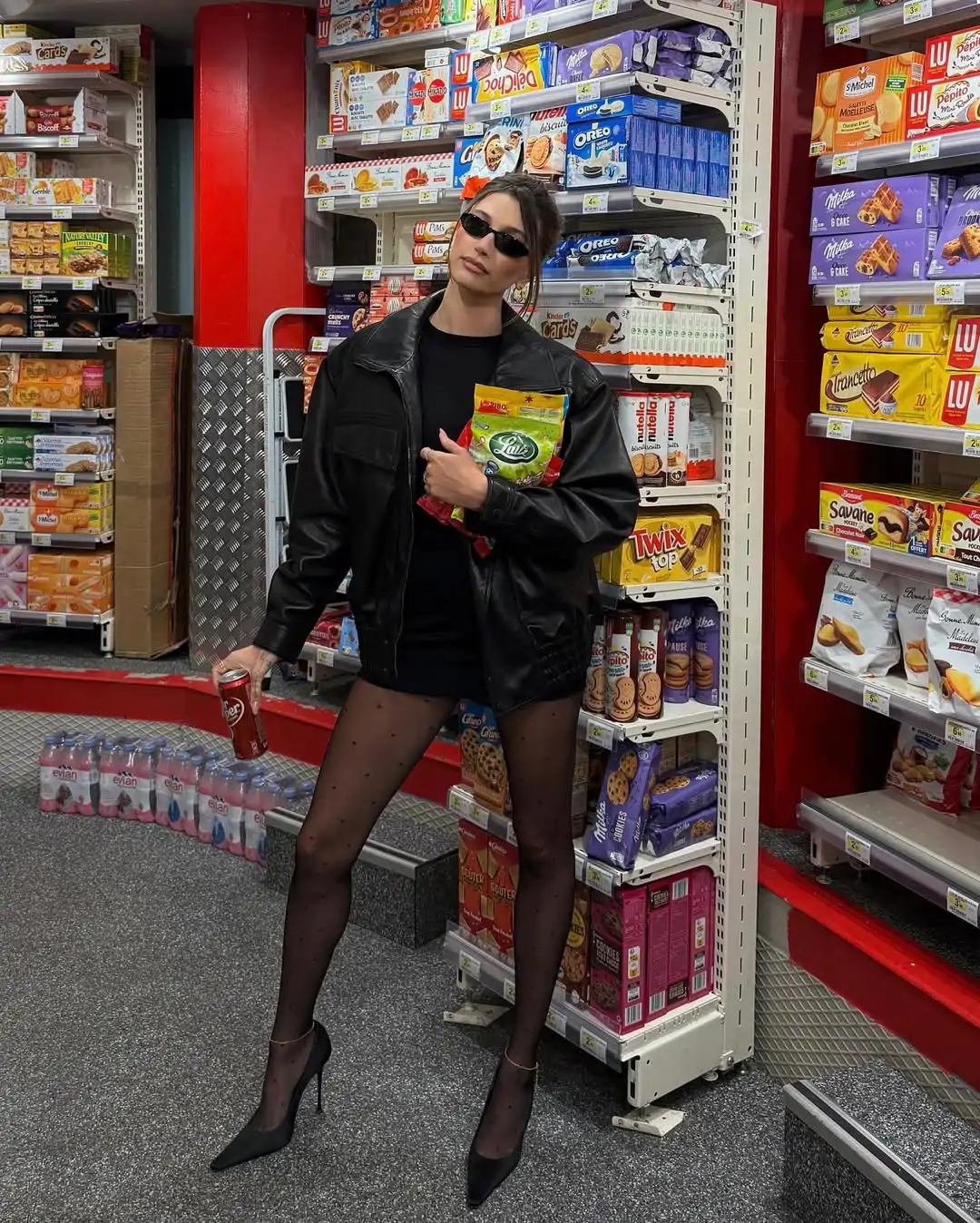 Cazadora cuero con mini falda