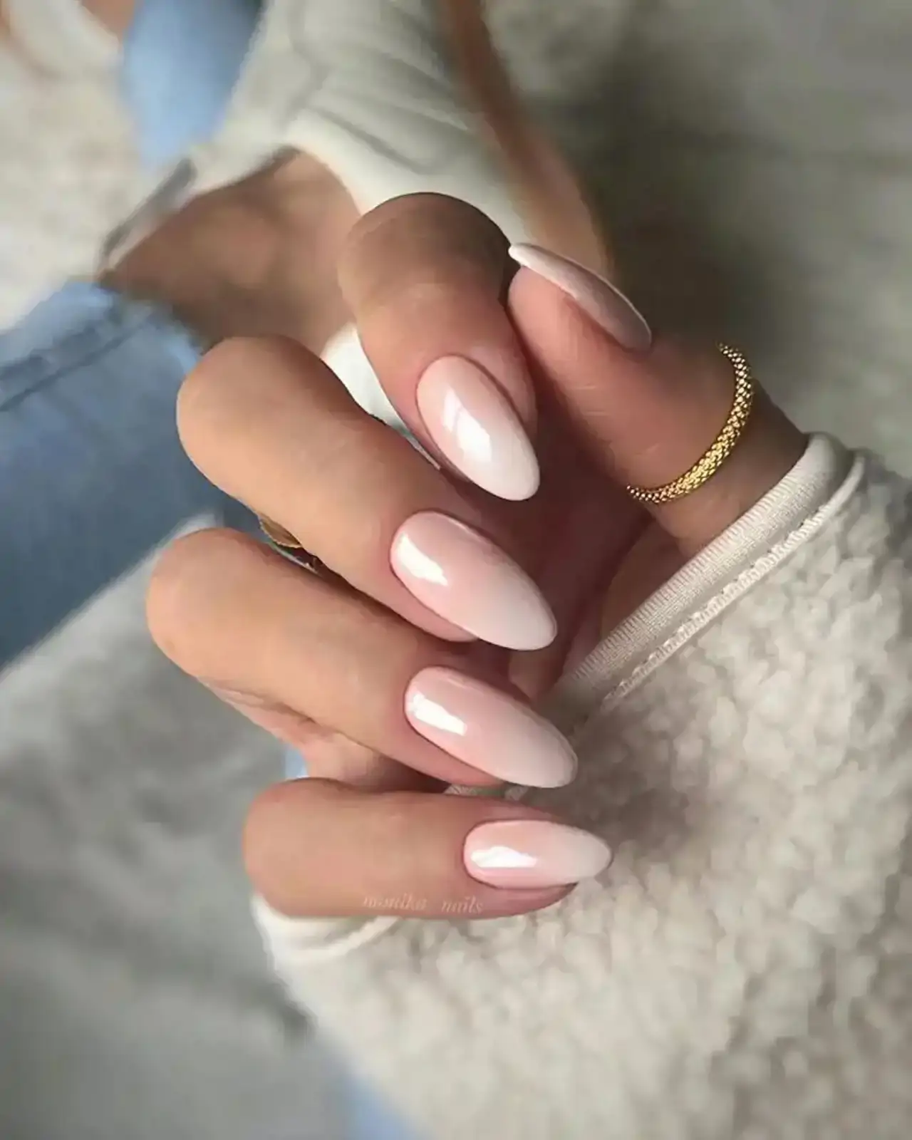 Uñas rosas baby boomer