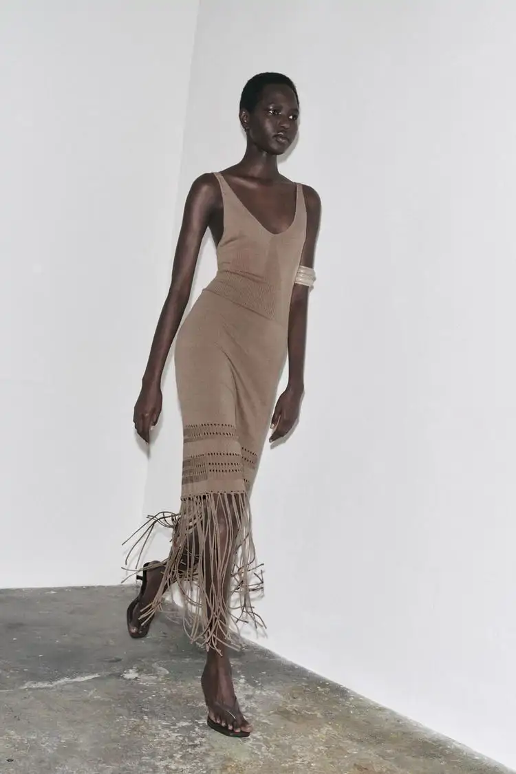 vestido flecos
