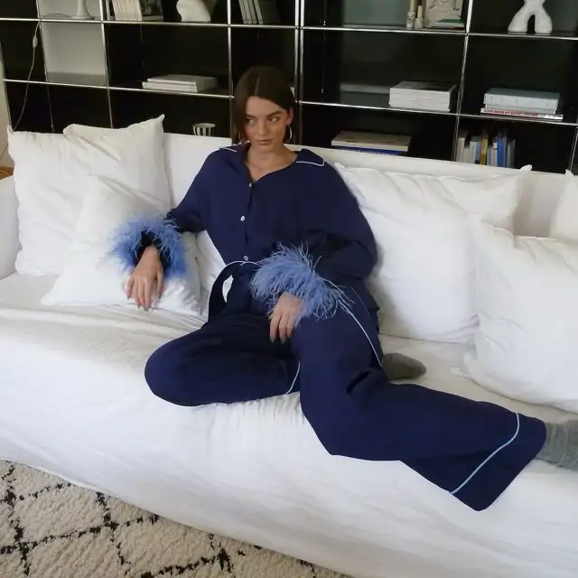 Caitlin Chasser, científica experta en sueño: "Una mala higiene del sueño puede provocar caída del cabello, retención de líquidos… Dormir es la mejor inversión en belleza que puedes hacer”