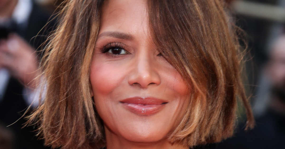 Sandra Lanshin: TCM Expert's Skincare Secrets - No Botox, Daily Hydration - News Directory 3