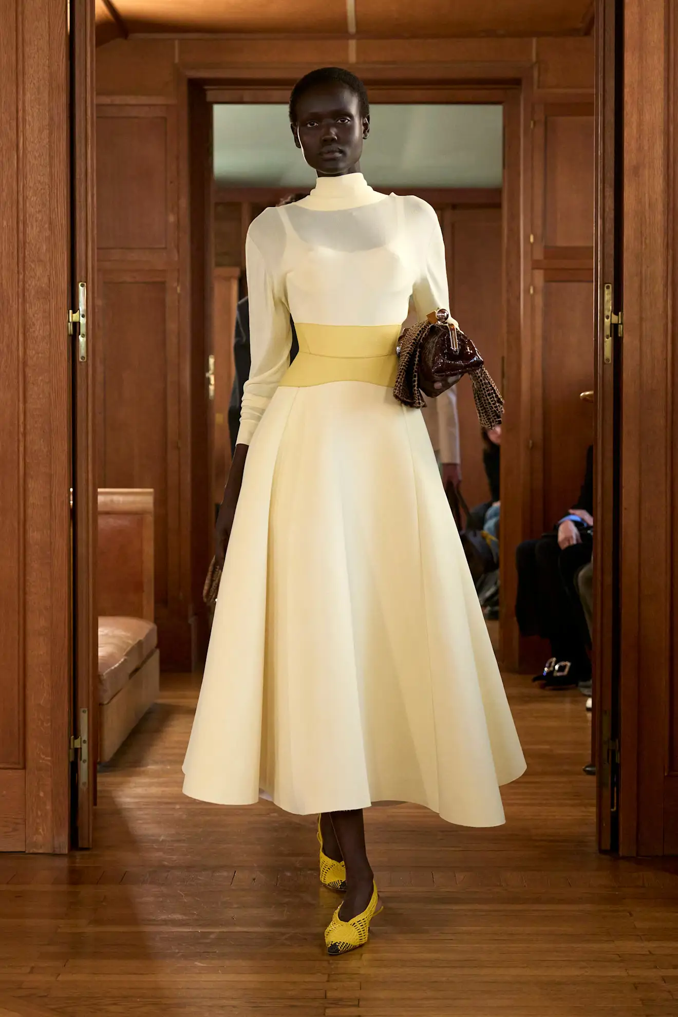 Tendencias 2025: 'Butter Yellow'