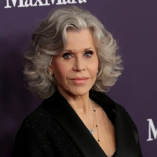 Jack Martin, peluquero de Jane Fonda (86 años): “Para llevar el pelo gris de forma uniforme, primero tenemos que dejar crecer las canas unos centímetros” 