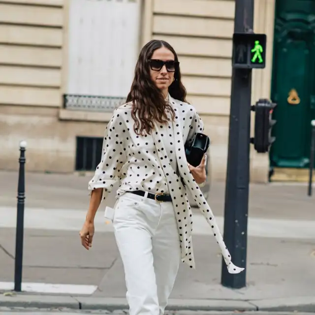 Mangas en verano sí, pero así: 5 blusas de Lefties que disimulan 'alas de murciélago ' y son ideales para llevar con pantalones de lino 