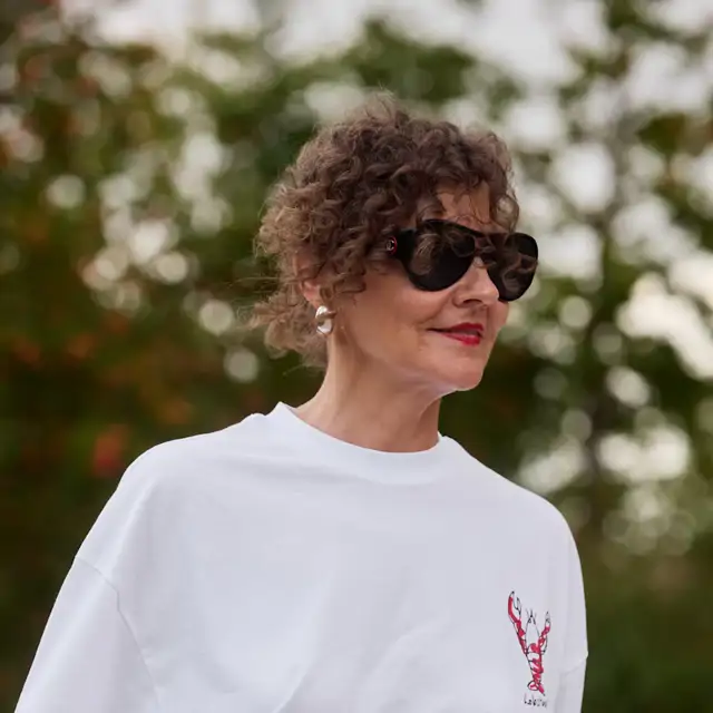 10 cortes de pelo corto de mujer 60+ juveniles y elegantes que arrasan en primavera/verano 2025
