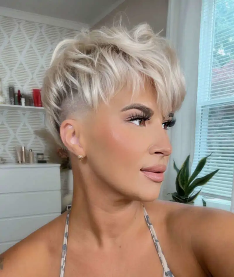 Corte pixie largo: undercut