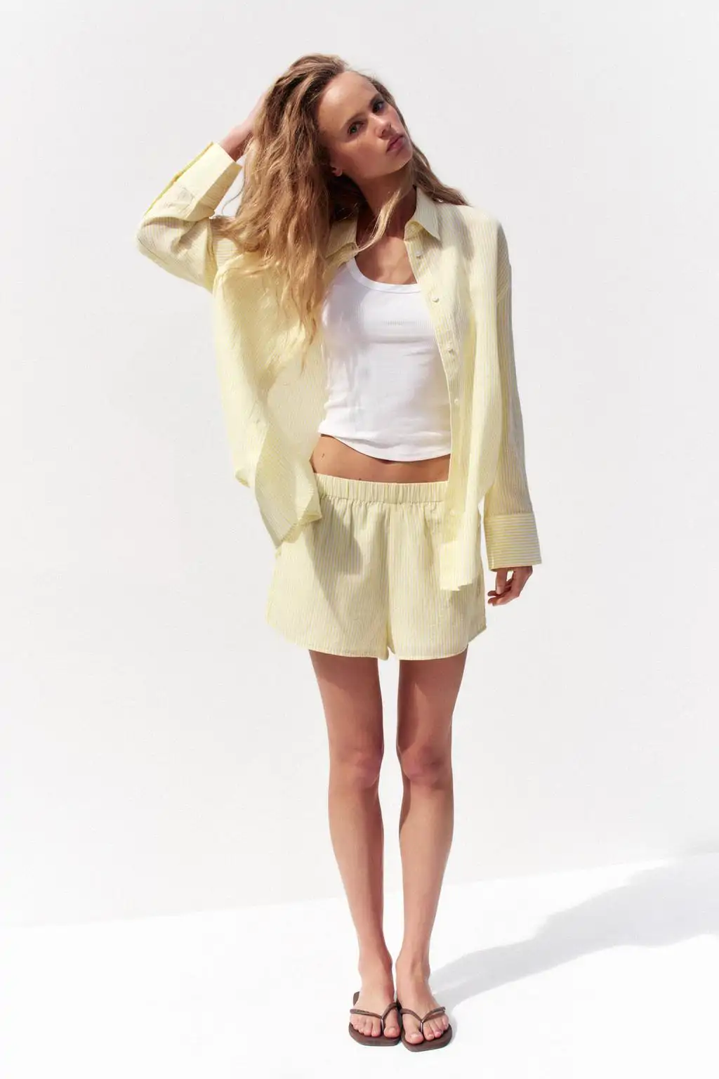 camisa amarillo mantequilla
