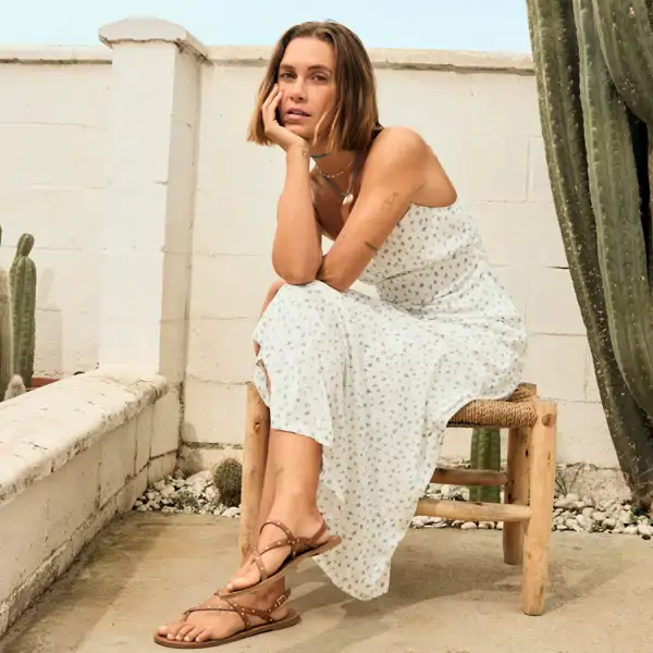 Vestido midi con frunces