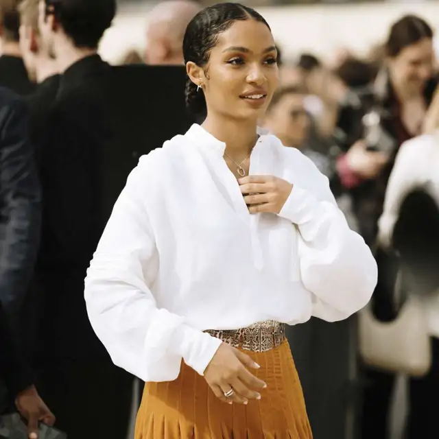 Si tuviera 60 años elegiría una blusa que no sea de tirantes: 10 opciones de Zara con manguita y que son elegantes