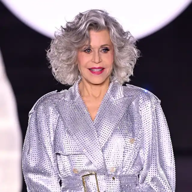 Jack Martin, peluquero de Jane Fonda (86 años): “Para llevar el pelo gris de forma uniforme, primero tenemos que dejar crecer las canas entre 5 y 7 centímetros”