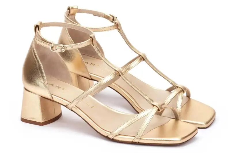 Sandalias doradas