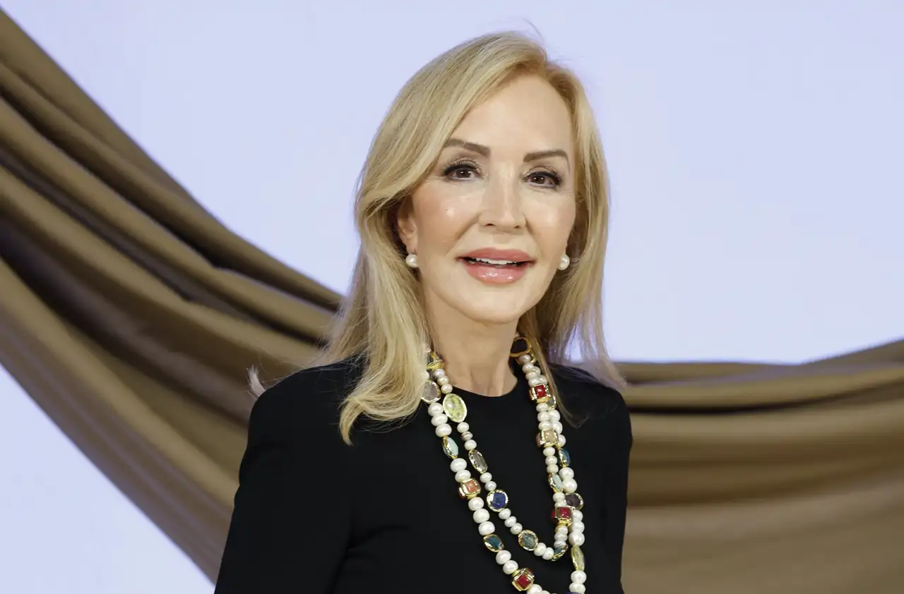 Carmen Lomana