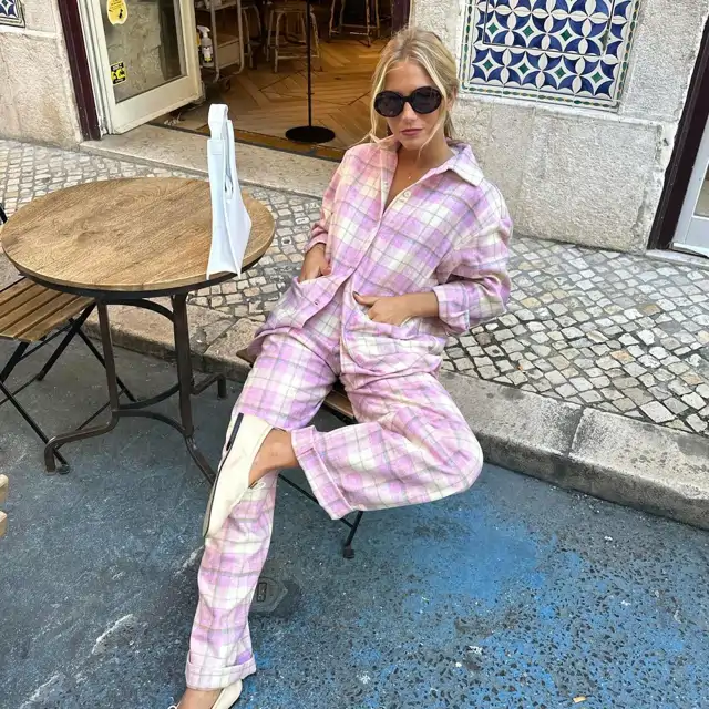 Fresquito y cómodo: así es el conjunto estampado de Stradivarius que se convertirá en nuestro comodín en la ola de calor