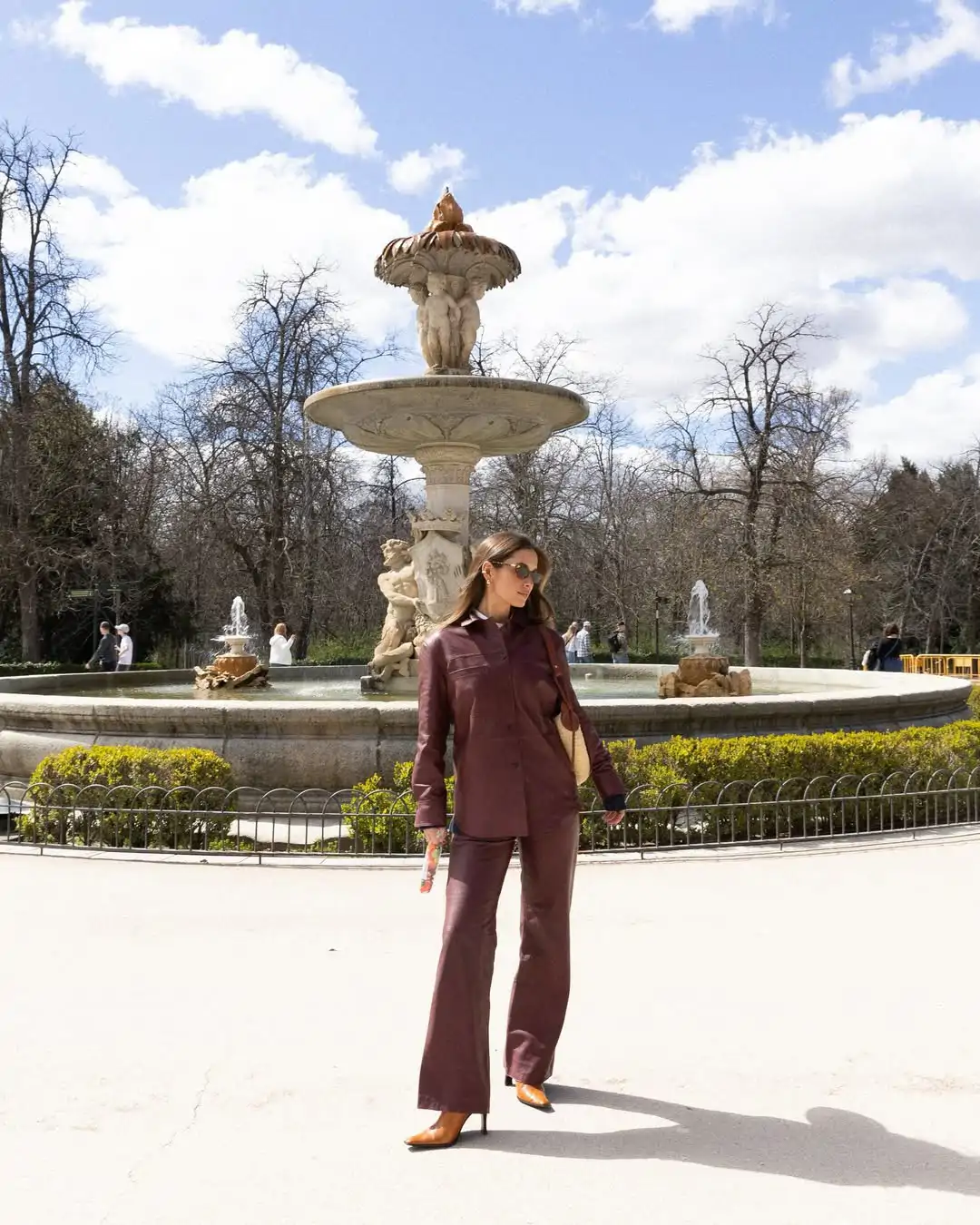 Look monocromático con flare