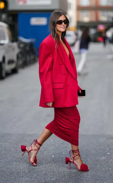 Sandalias con flor sí, pero así: 5 modelos de Zara que son elegantes y quedan bien con pantalones gaucho este verano