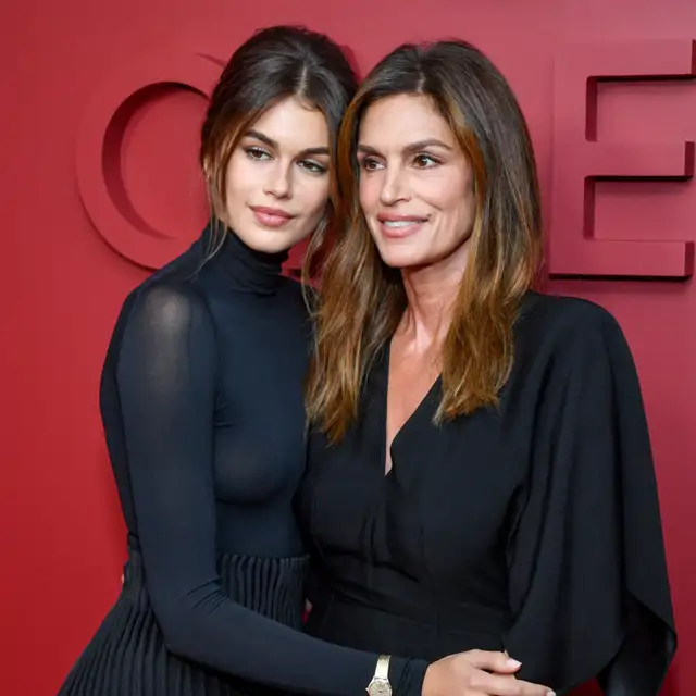 Cindy Crawford (59 años): “Desde pequeña, le he enseñado a mi hija que vale la pena invertir en una buena base de maquillaje y cremas”