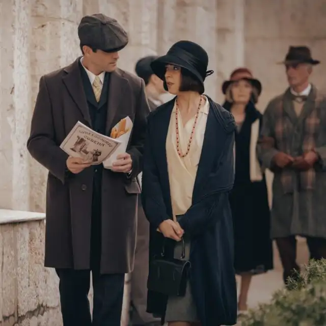 La serie de época española que arrasa en Netflix con 8 episodios: un viaje a los años 20 que mezcla amor y drama