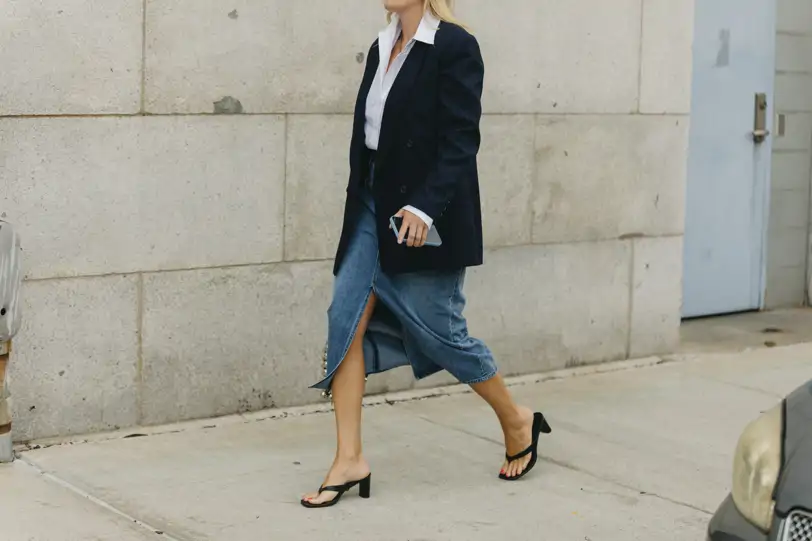 Cómo llevar una falda vaquera denim