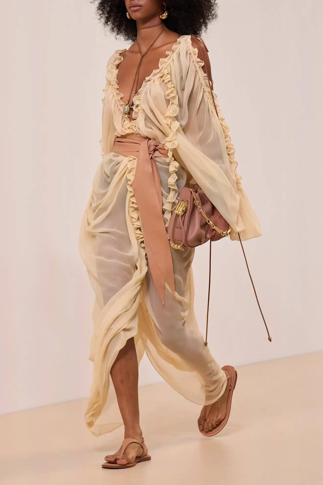 vestido nude