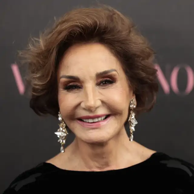 Naty Abascal, (82 años) sobre su rutina de maquillaje diaria: "Aplico máscara de pestañas para abrir la mirada y matifico mi piel con polvos compactos"
