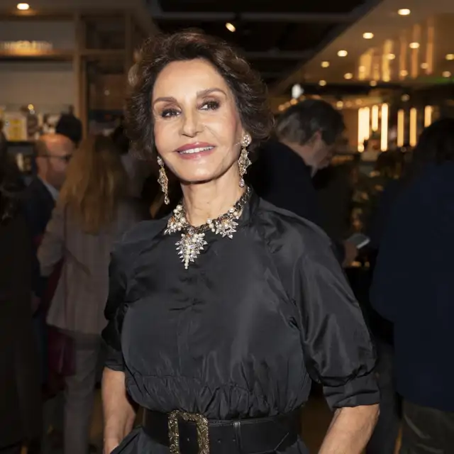 Naty Abascal (82 años): “Siempre aplico unas cápsulas hidratantes antes del maquillaje. También las llevo en los viajes, son fantásticas y comodísimas”