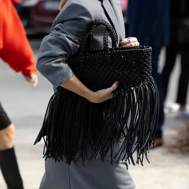9 accesorios que se han convertido en imprescindibles de verano de las mujeres más elegantes (VÍDEO)