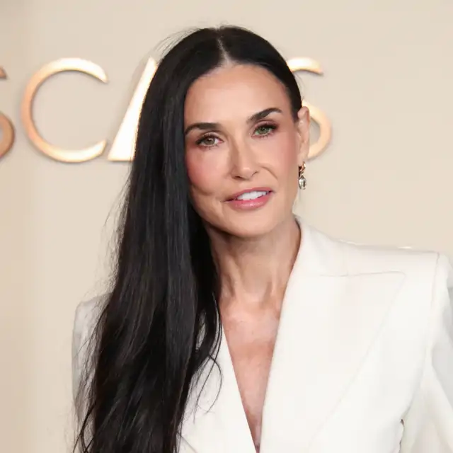 Demi Moore (62 años): "De mi madre aprendí que, sí o sí, siempre hay que lavar, limpiar e hidratar la piel"