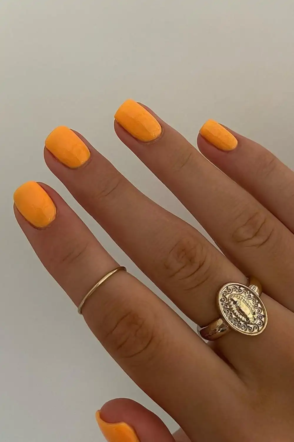 Uñas naranjas