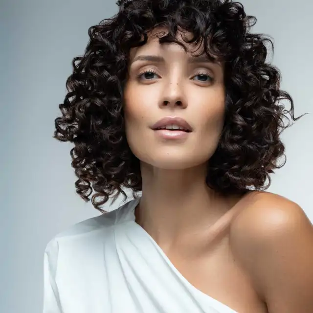 Tips para usar el acondicionador sin aclarado: el producto clave para eliminar frizz e hidratar la melena en verano